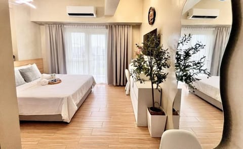Living/Sleeping Area