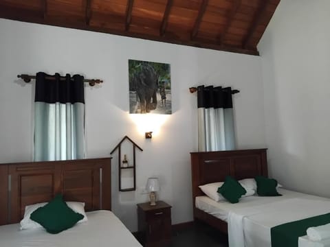 Deluxe Double Room, Garden View | Laptop workspace, free WiFi