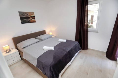 Apartment, 2 Bedrooms, Smoking | 2 bedrooms