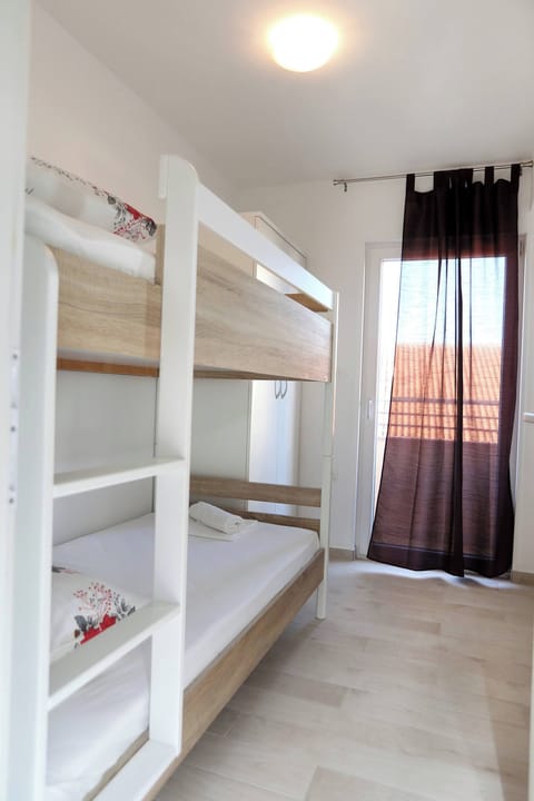 Apartment, 2 Bedrooms, Smoking | 2 bedrooms