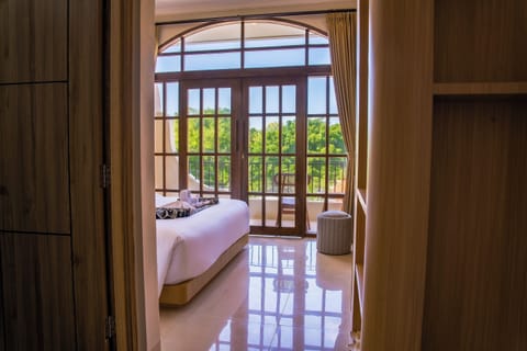 Deluxe Double Room, Balcony, City View | Minibar, desk, free WiFi