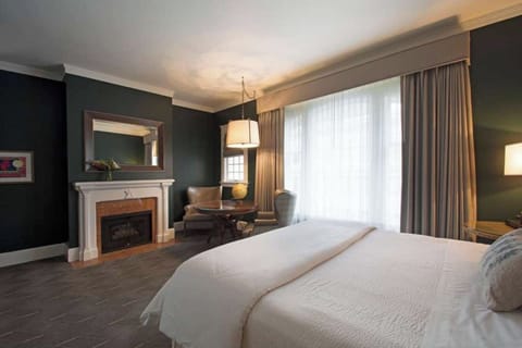 Bedroom. Interior and views may vary based on location and availability.