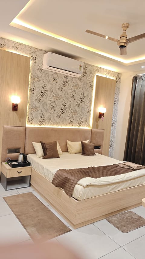 Luxury Double Room, City View