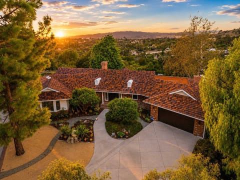 Welcome to your peaceful hillside retreat 🌿