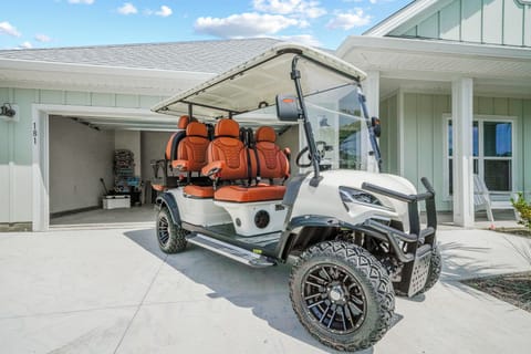 New 6-seater golf cart included in your stay