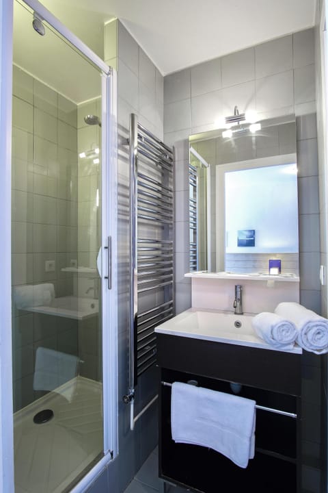 Free toiletries, towels