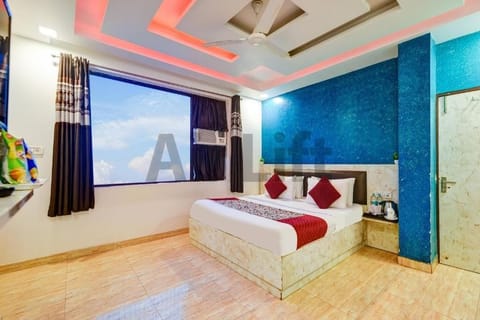 Soundproofing, iron/ironing board, free WiFi