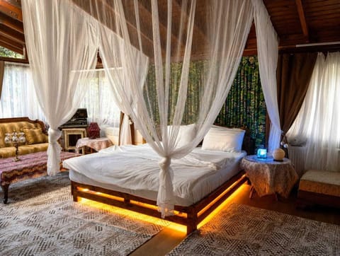 Deluxe Suite, Garden View | Free WiFi