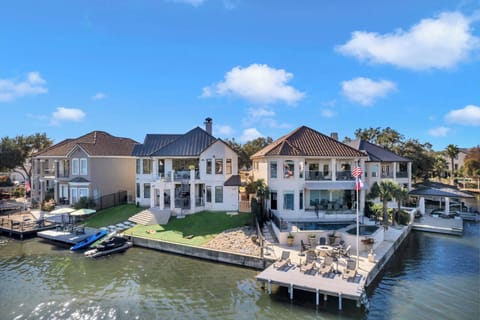 Both Houses Rented Together (2519 & 2518)