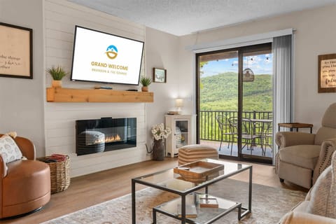 Condo, Multiple Beds, Balcony, Mountain View (The View on Overlook Balcony) | Living area