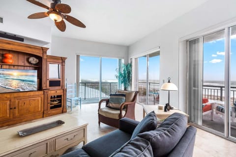 Apartment (3 Bedrooms) | Living area | 40-inch Smart TV with digital channels