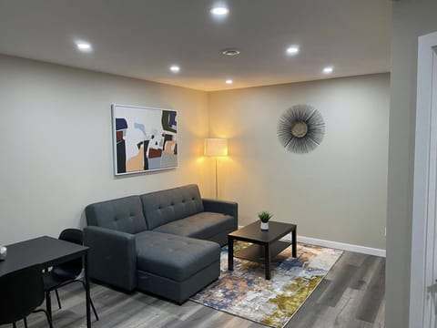 House, 1 Bedroom | Living room