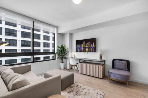 Brand-New Downtown Apartment Near Restaurants & Nightlife (9774)