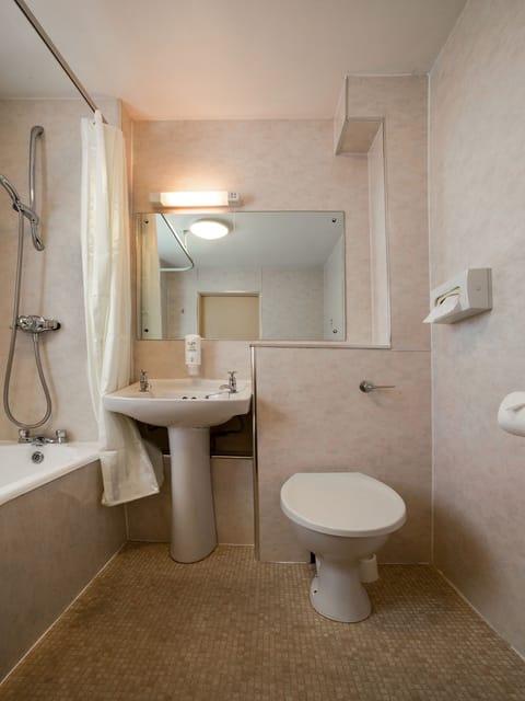 Standard Single Room | Bathroom | Shower, hair dryer, towels, soap