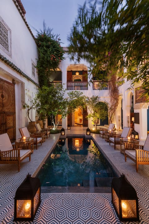 Outdoor pool, sun loungers