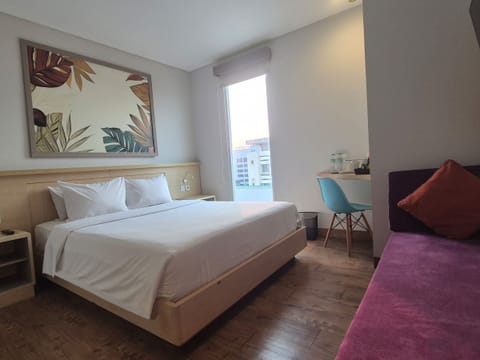 Deluxe Double Room | Desk, laptop workspace, WiFi (free)