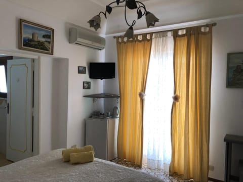 Free cribs/infant beds, free WiFi, bed sheets