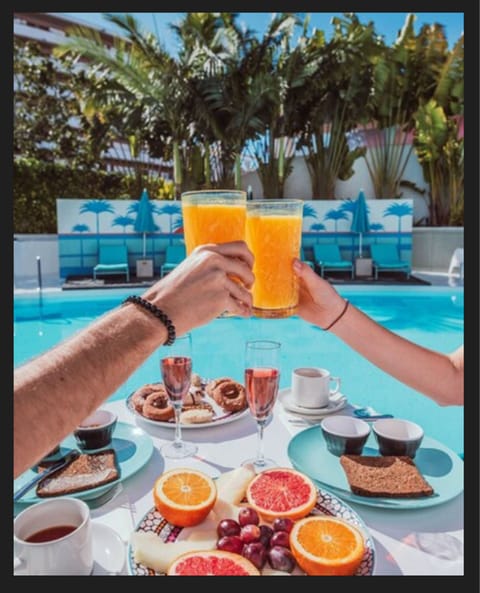 Daily buffet breakfast for a fee