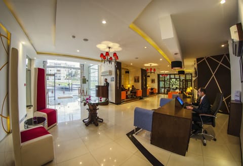 Standard Double Room | Bathroom | Combined shower/tub, free toiletries, hair dryer, bidet