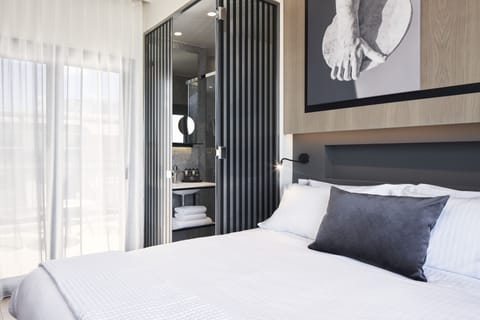 Premium Double Room, Balcony | Hypo-allergenic bedding, minibar, in-room safe, desk