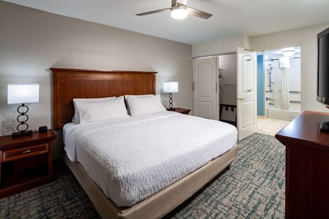 Suite, 1 King Bed, Accessible, Bathtub (Mobility & Hearing) | Premium bedding, in-room safe, desk, iron/ironing board