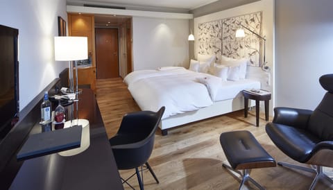 Deluxe Double Room | Minibar, in-room safe, desk, soundproofing
