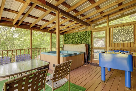 Sevierville Vacation Rental | 3BR | 2BA | 1,092 Sq Ft | Stairs Required