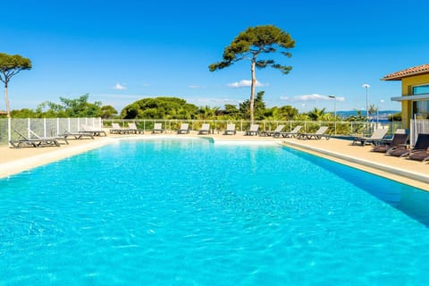 Holiday Home Swimming Pool