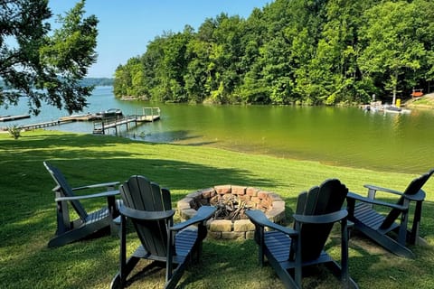 Dandridge Vacation Rental | 2BR | 1BA | 850 Sq Ft