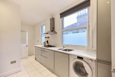 Apartment, Patio | Private kitchen