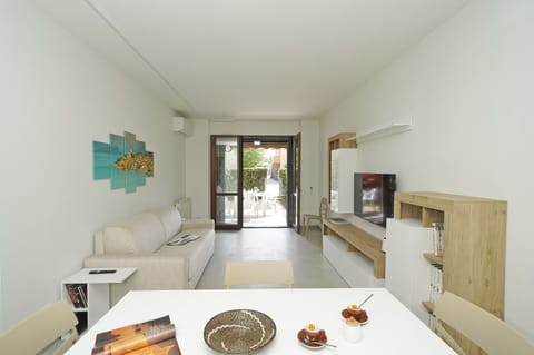 Apartment, Smoking | 1 bedroom