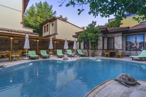 Seasonal outdoor pool, pool umbrellas, sun loungers