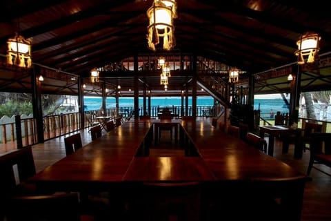 Deluxe Double Room, Garden View | Dining