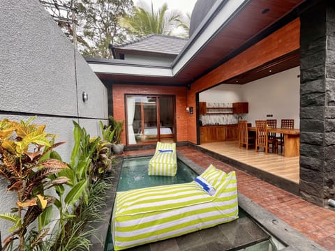 Private pool