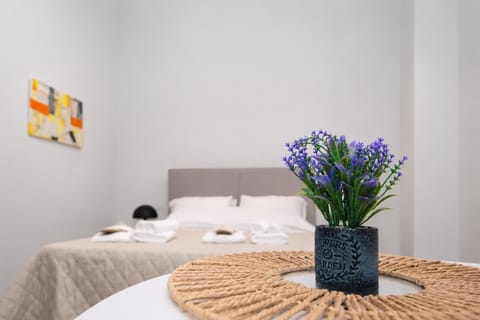 Soft Mediterranean décor with calming natural details