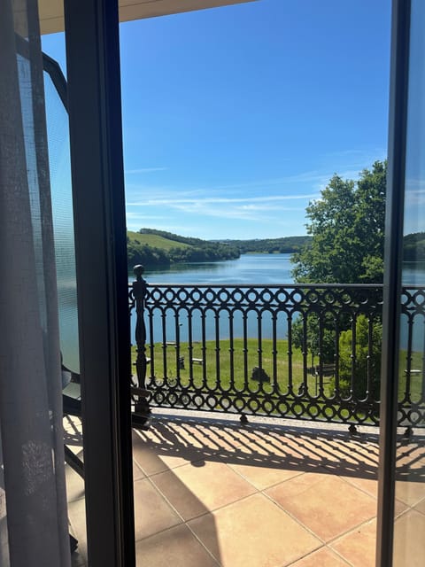 Classic Twin Room, Balcony, Lake View | Interior