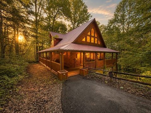 Welcome to Bourbon Bear Lodge
