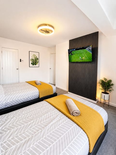 Apartment, 1 Bedroom | 2 bedrooms