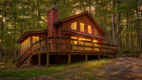 Private Woodland Retreat in Big Bass Lake Community