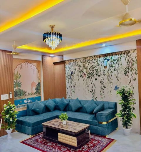 Superior Apartment, 3 Bedrooms | Interior