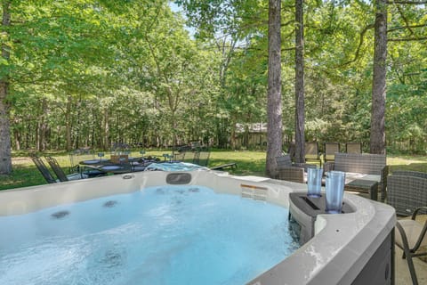 Eldon Vacation Rental | 4BR | 2BA | 2,623 Sq Ft