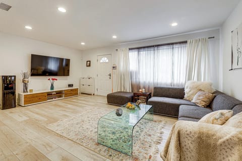 Redondo Beach Vacation Rental | 2BR | 1BA | 950 Sq Ft