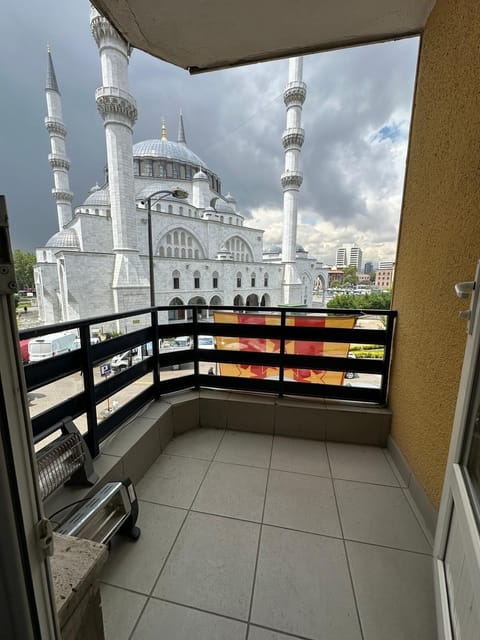 Twin Room, Balcony, City View | Terrace/patio