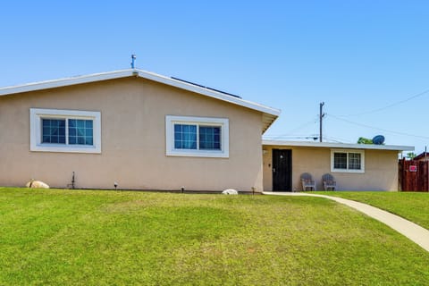 Apartment (3 Bedrooms) | Front of property