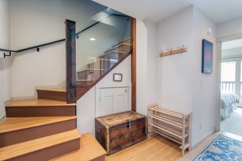 Condo, 3 Bedrooms | Interior