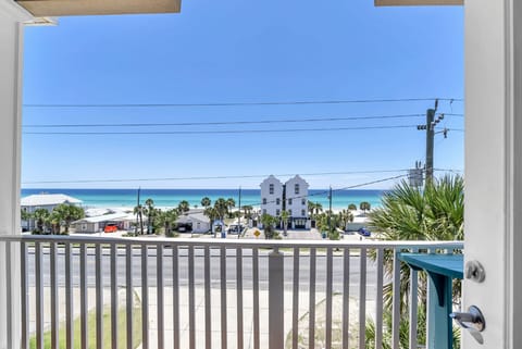 Vista Del Mar II - Coastal Calm PCB 301 balcony
