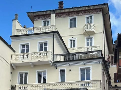 Building, Window, Balcony, Home, Apartment, Molding, Sash Window, Paint, Baluster
