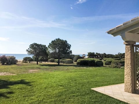 Blue, Land Lot, Plain, Lawn, Garden, Shade, Sea, Landscaping, Ocean