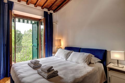 Apartment | Iron/ironing board, cribs/infant beds, free WiFi, bed sheets