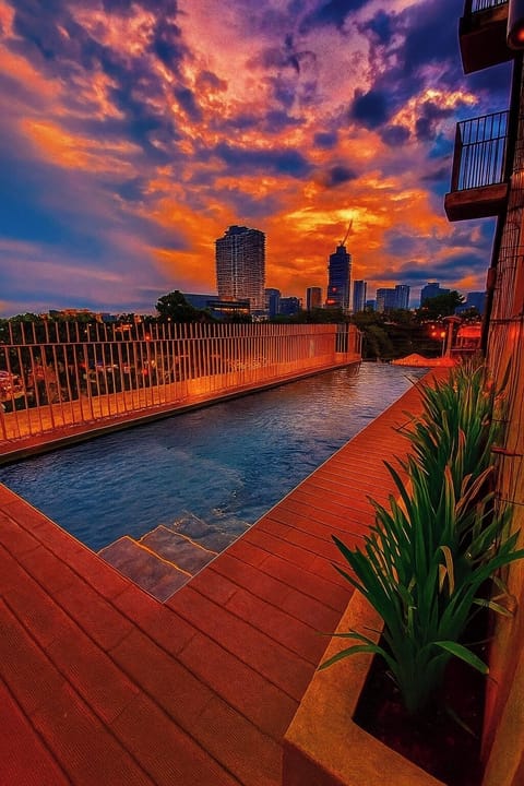 Family Condo, 1 Queen Bed, Balcony, City View | Pool | 6 indoor pools